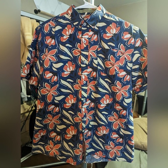 Descendant of Thieves Short Sleeved Button Down Shirt, Large - Picture 1 of 6